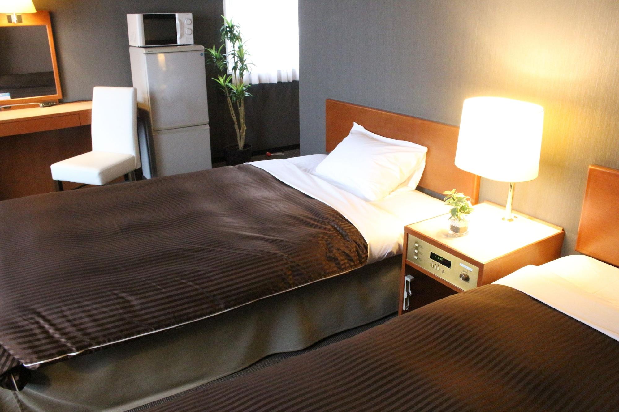 Hotel Livemax Budget Hiratsuka Ekimae Exterior photo