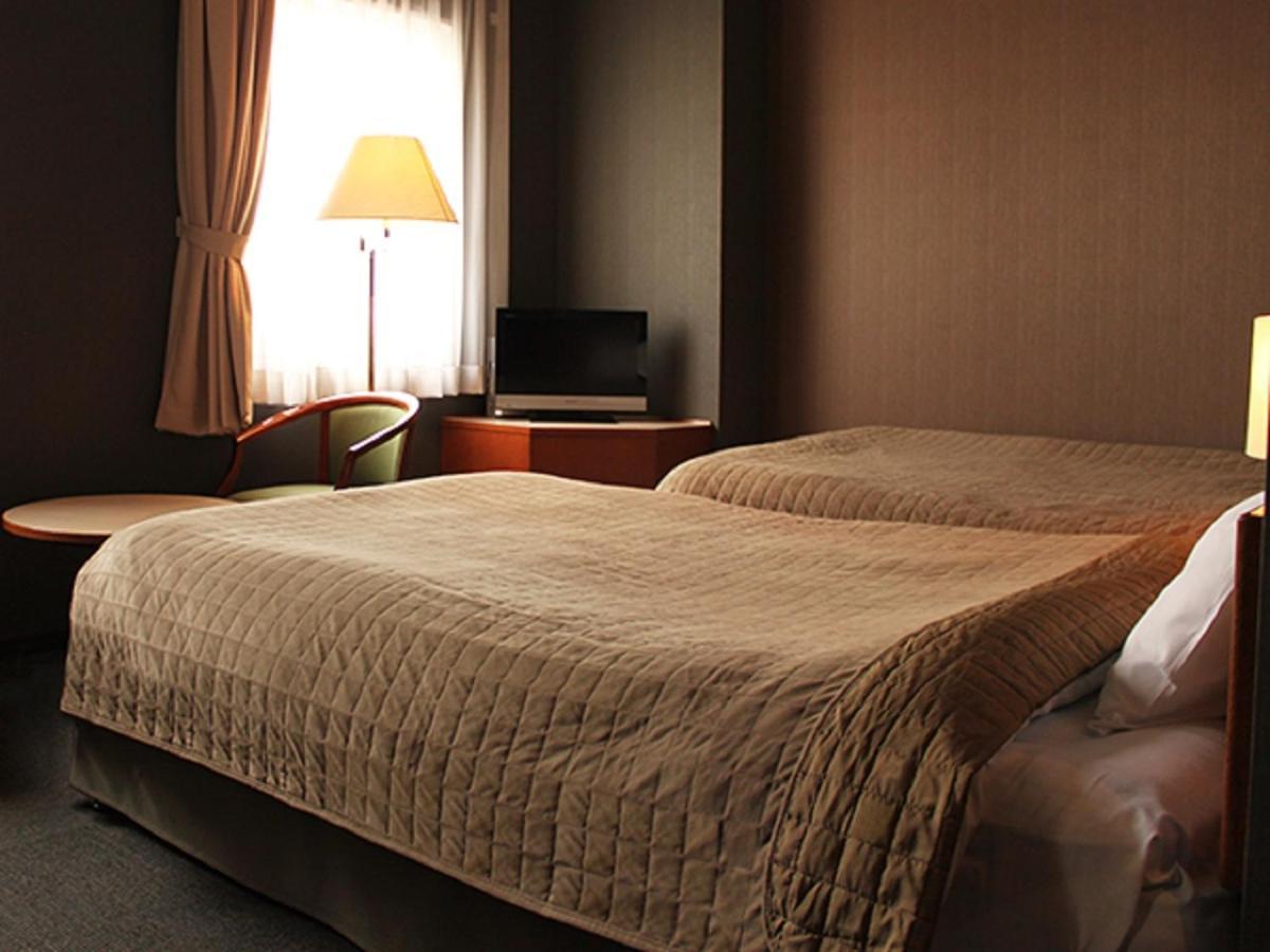 Hotel Livemax Budget Hiratsuka Ekimae Exterior photo